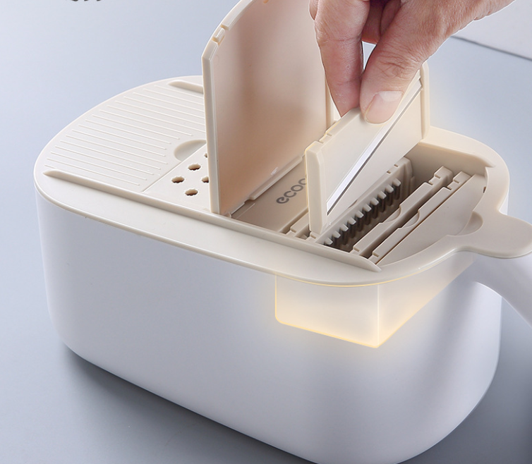 Multi Functional Kitchen Grater B2303232